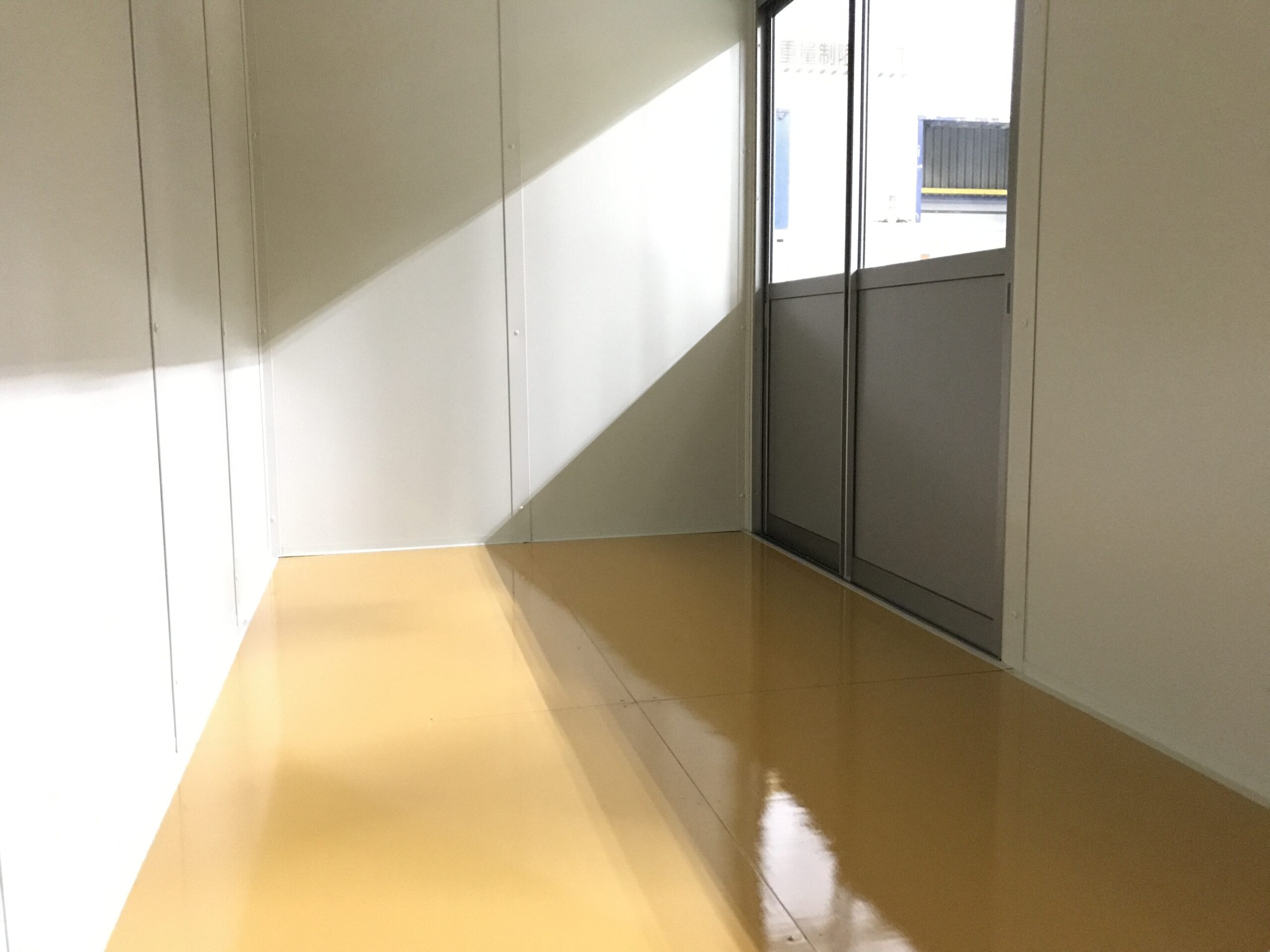 倉庫内事務所を東京都中央区に1日で設置|パネルハウス関東 倉庫内事務所を東京都中央区に1日で設置|パネルハウス関東