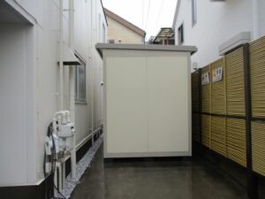 作業部屋用パネルハウスの全体外観と設置状況